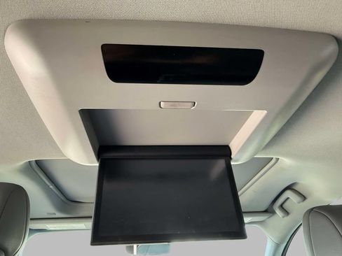 Used 2022 Toyota Sienna Limited AWD/4WD image 21
