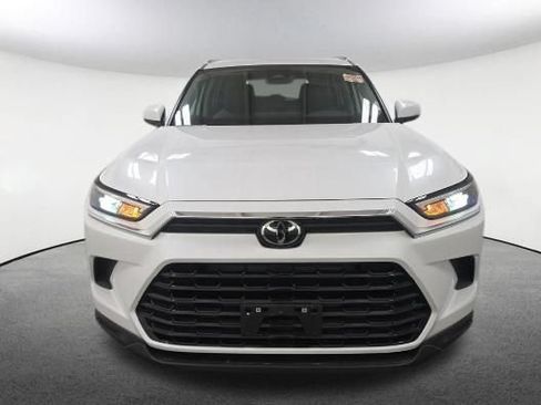 Used 2026 Toyota Grand Highlander AWD image 2