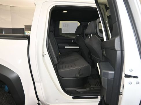 Used 2024 Toyota Tacoma TRD Off-Road AWD/4WD image 25
