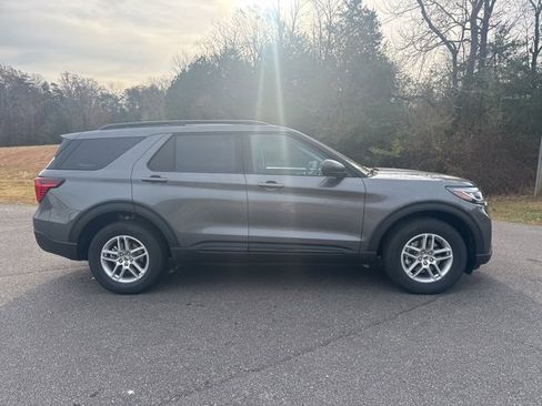 New 2026 Ford Explorer Active image 2
