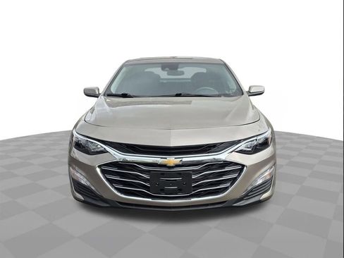 Used 2025 Chevrolet Malibu LT image 2
