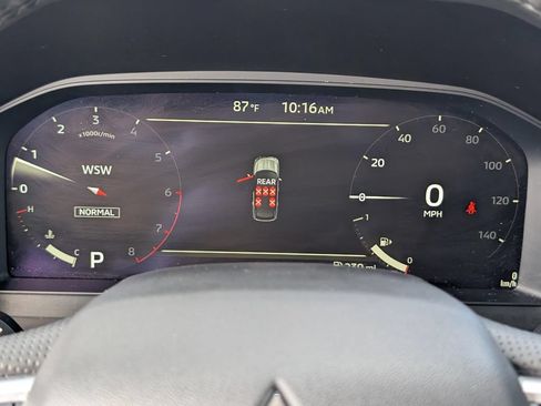 Used 2025 Mitsubishi Outlander SE FWD image 32