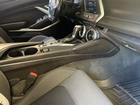 Used 2020 Chevrolet Camaro LT RWD image 15