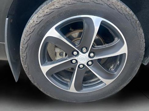 Used 2020 Buick Enclave Essence w/ Sun And Navigation Package image 27