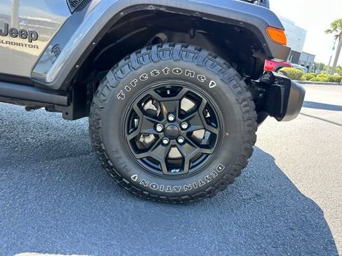 Used 2022 Jeep Gladiator Sport AWD/4WD image 8