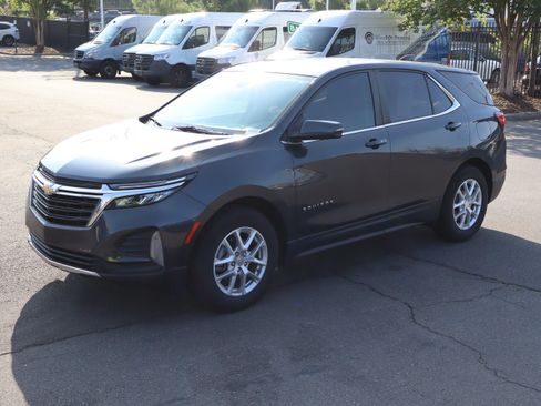 Used 2023 Chevrolet Equinox LT FWD image 16