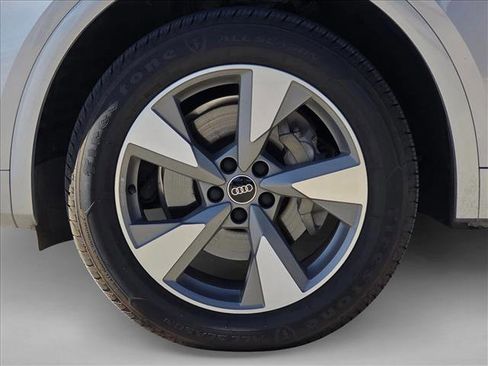 Certified 2022 Audi Q5 2.0T Premium Plus w/ Premium Plus Package image 9