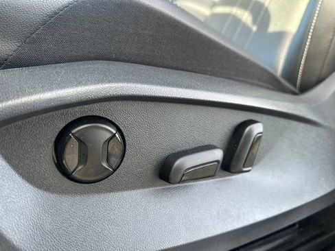 Used 2024 Volkswagen Tiguan SE R-Line image 4