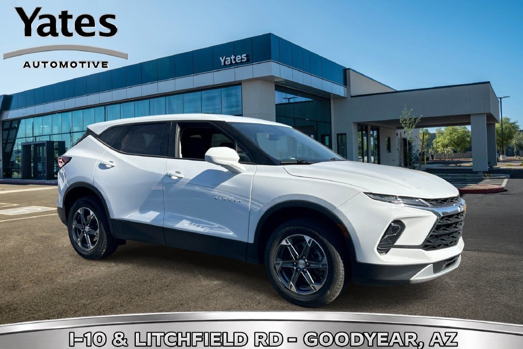 Used 2025 Chevrolet Blazer LT FWD image 1