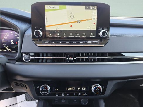 Used 2024 Mitsubishi Outlander FWD image 25