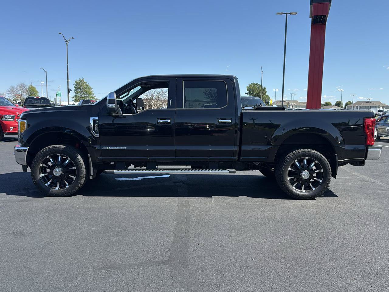 Used 2017 Ford F250 XLT w/ XLT Premium Package AWD/4WD image 2