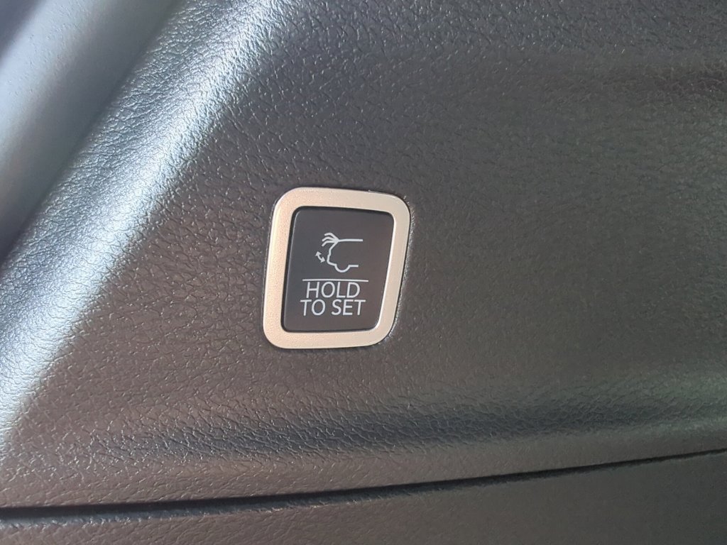 New 2027 Chrysler Pacifica Select AWD/4WD image 45