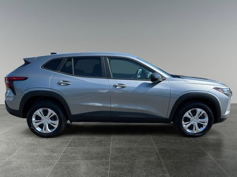 Used 2024 Chevrolet Trax LS image 8