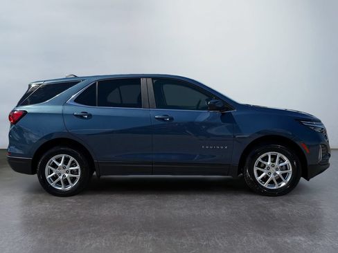 Used 2024 Chevrolet Equinox LT AWD/4WD image 2