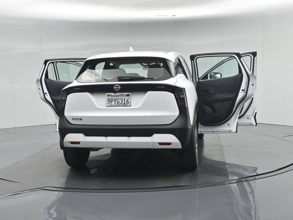 Used 2025 Nissan Kicks S FWD image 31