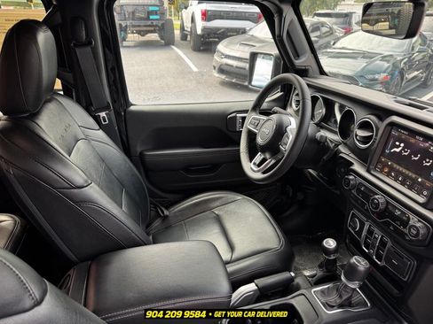 Used 2023 Jeep Wrangler Unlimited Sahara AWD/4WD image 37