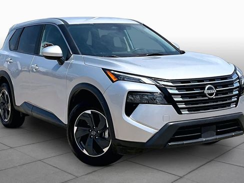 Used 2024 Nissan Rogue SV AWD/4WD image 3