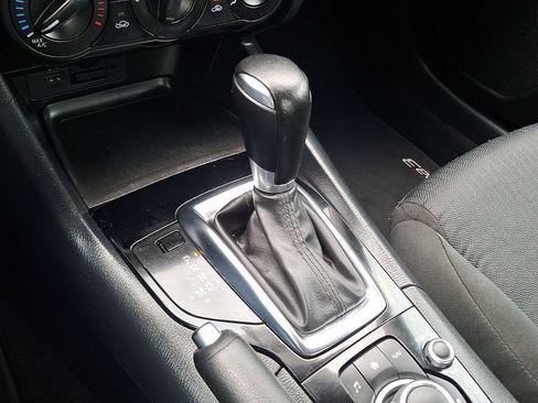 Used 2015 MAZDA MAZDA3 i Sport FWD image 16