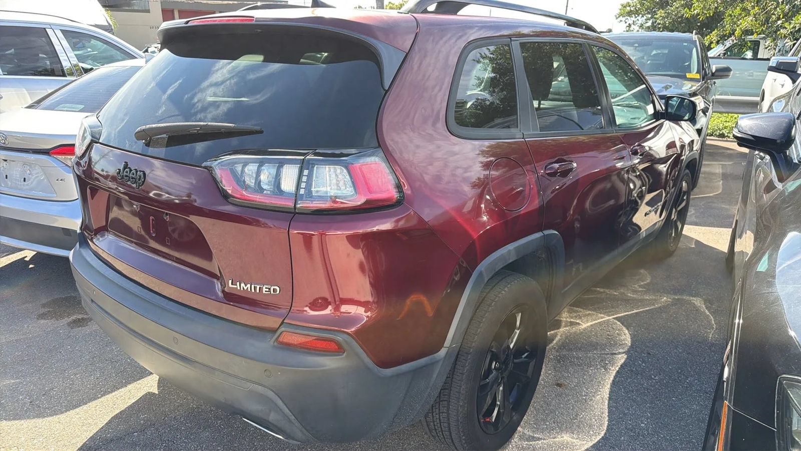 Used 2019 Jeep Cherokee Latitude Plus FWD image 5