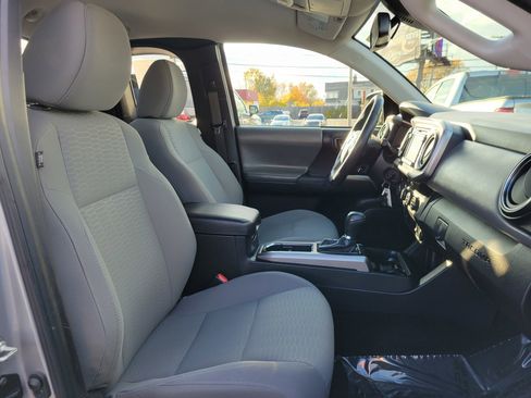 Used 2018 Toyota Tacoma SR5 image 18
