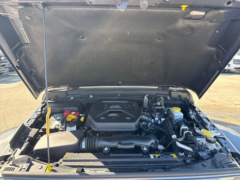 Used 2021 Jeep Wrangler Unlimited Sahara image 27