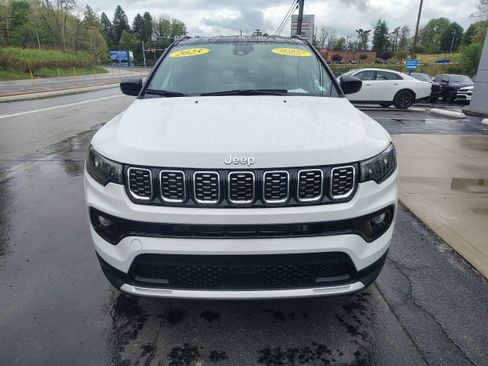 Certified 2025 Jeep Compass Limited AWD/4WD image 3