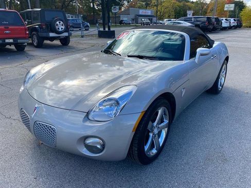 Used 2007 Pontiac Solstice Convertible w/ Premium Package image 1