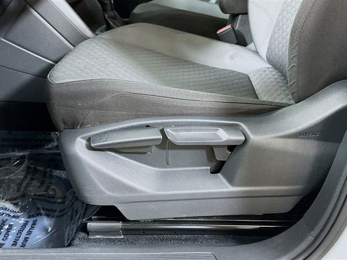 Used 2018 Volkswagen Tiguan S image 18