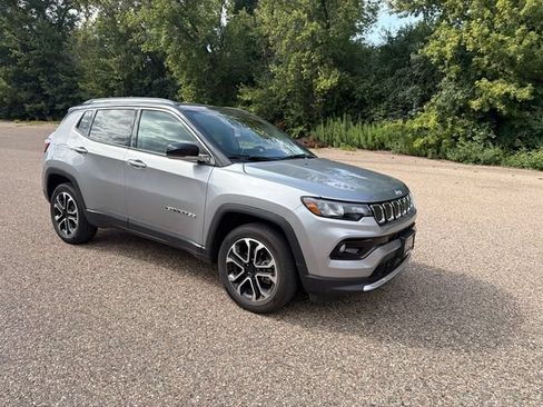 Used 2022 Jeep Compass Limited w/ Sun and Sound Group AWD/4WD image 13