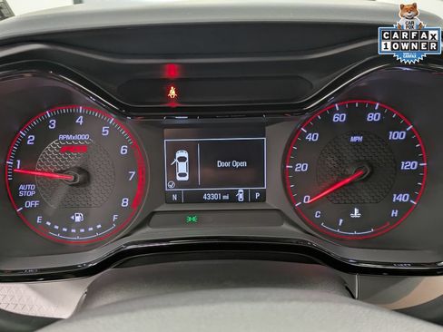Used 2024 Chevrolet Trax RS w/ Sunroof Package FWD image 16