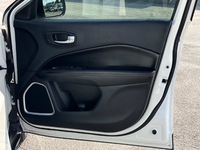Used 2020 Jeep Compass Latitude FWD image 23