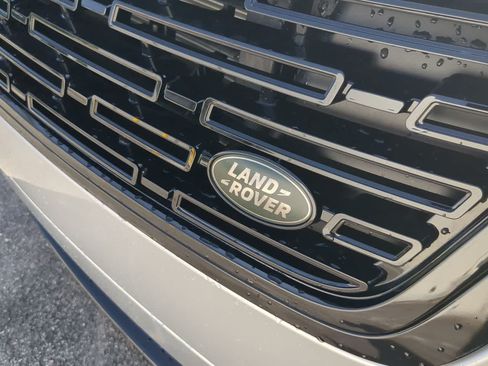 Certified 2025 Land Rover Range Rover Velar Dynamic SE AWD/4WD image 12