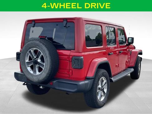 Used 2018 Jeep Wrangler Unlimited Sahara AWD/4WD image 7