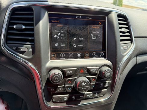 Used 2018 Jeep Grand Cherokee Altitude AWD/4WD image 16