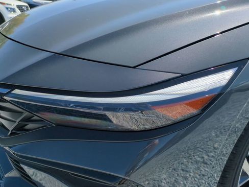 New 2026 Hyundai Elantra Limited image 10