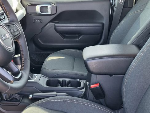 Used 2024 Jeep Wrangler Willys image 25
