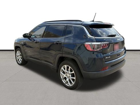 Used 2024 Jeep Compass Latitude AWD/4WD image 7