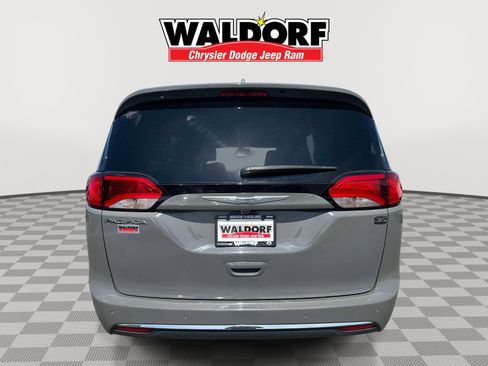 Used 2020 Chrysler Pacifica Limited FWD image 5