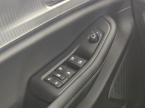 New 2025 Jeep Grand Cherokee Altitude image 19