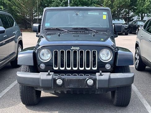 Used 2016 Jeep Wrangler Unlimited Sahara w/ Connectivity Group AWD/4WD image 2