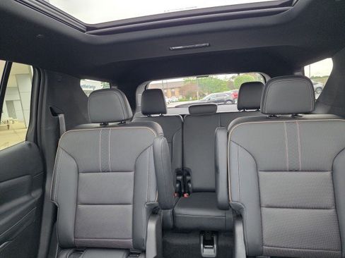 Used 2026 Chevrolet Traverse High Country w/ LPO, Floor Liner Package AWD/4WD image 13