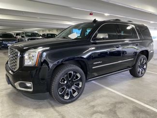 Used 2020 GMC Yukon Denali w/ Denali Ultimate Black Edition AWD/4WD video 1