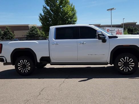 Used 2024 GMC Sierra 3500 Denali Ultimate AWD/4WD image 11