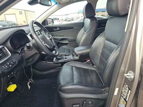 Used 2019 Kia Sorento EX w/ EX Touring Package image 4
