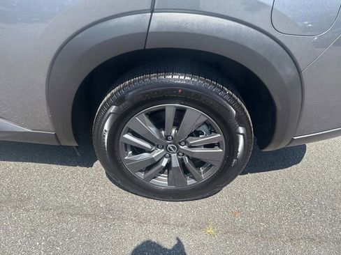 Used 2022 Nissan Pathfinder SV image 13