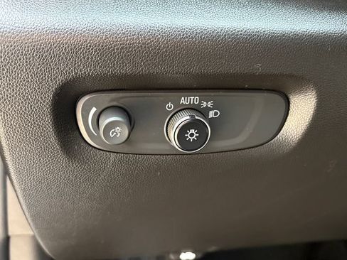 Certified 2023 Chevrolet Traverse LT w/ Rear Camera Mirror Package AWD/4WD image 28