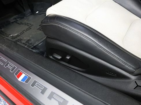 Used 2016 Chevrolet Camaro SS image 9