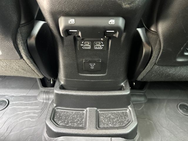 Used 2024 Jeep Wrangler Unlimited Rubicon AWD/4WD image 18