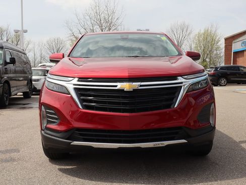 Used 2024 Chevrolet Equinox LT w/ LPO, Floor Liner Package FWD image 5