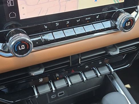 New 2025 GMC Canyon AT4 w/ Nightfall Edition image 34